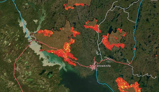 옐로나이프 인근 산불 발생 현황을 담은 지도. /엑스(옛 트위터)