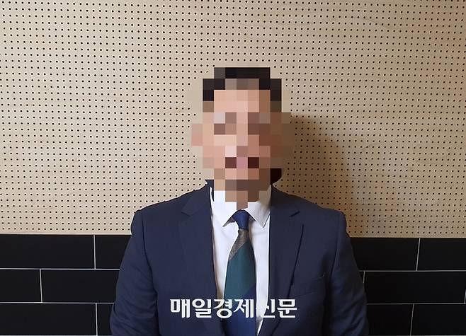 지난 16일 매일경제와 인터뷰하고 있는 ‘김혜경 법카 유용 의혹’ 공익제보자 A씨. [사진=권선미 기자]