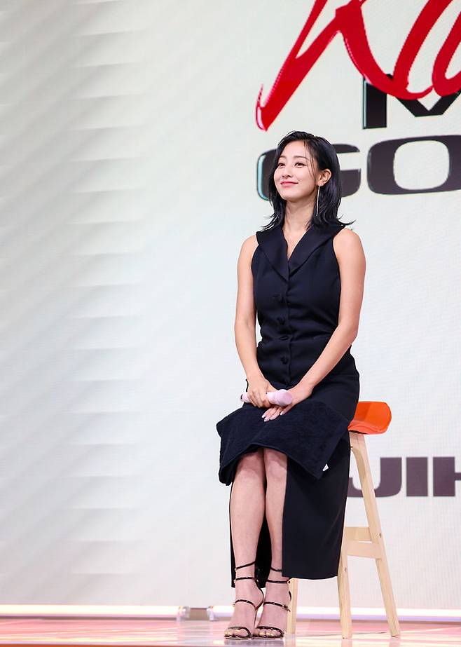 [서울=뉴시스] 그룹 '트와이스' 지효가 18일 서울 영등포구 페어몬트 앰배서더 서울에서 열린 첫 번째 미니 앨범 'ZONE' 쇼케이스에 참석해 포즈를 취하고 있다.  2023.08.18. (사진=JYP엔터테인먼트 제공) photo@newsis.com *재판매 및 DB 금지