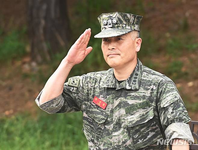 [화성=뉴시스] 김종택 기자 = 고(故) 채수근 상병 수사와 관련해 '집단항명 수괴' 혐의로 입건된 박정훈 전 해병대 수사단장이 18일 오후 경기도 화성시 해병대사령부에서 열린 징계위원회에 출석하고 있다. 2023.08.18. jtk@newsis.com