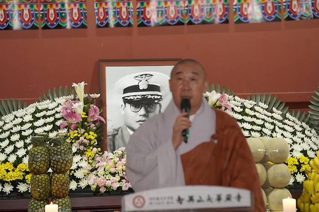 화엄사 주지 덕문스님