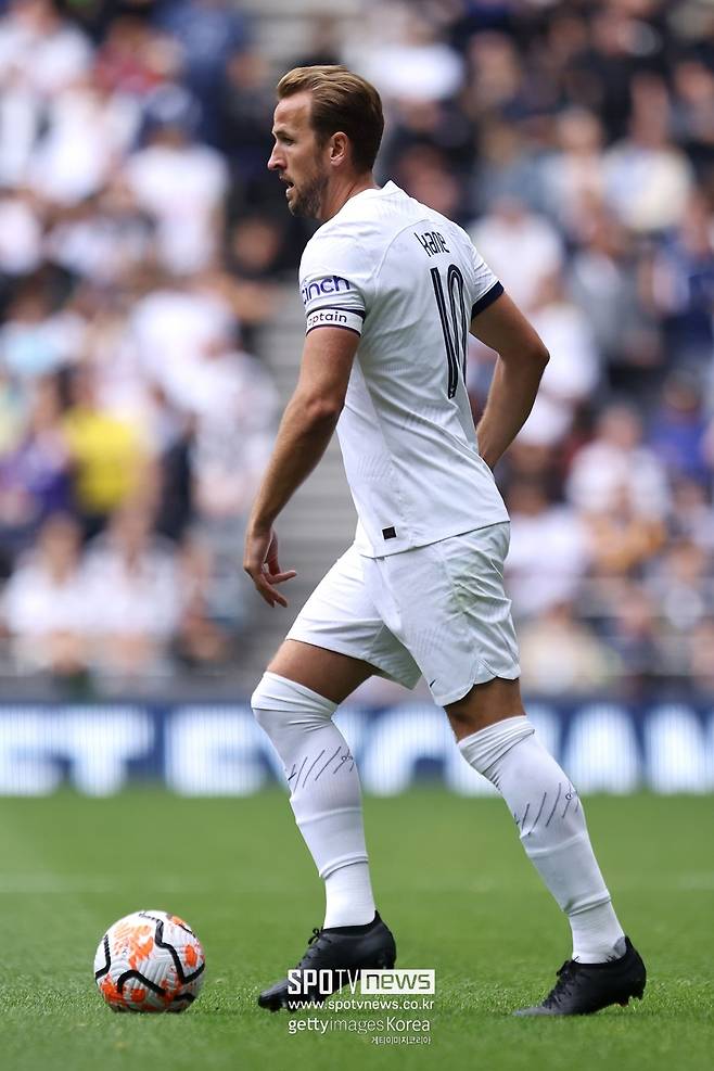 ▲ 케인의 검정색 축구화