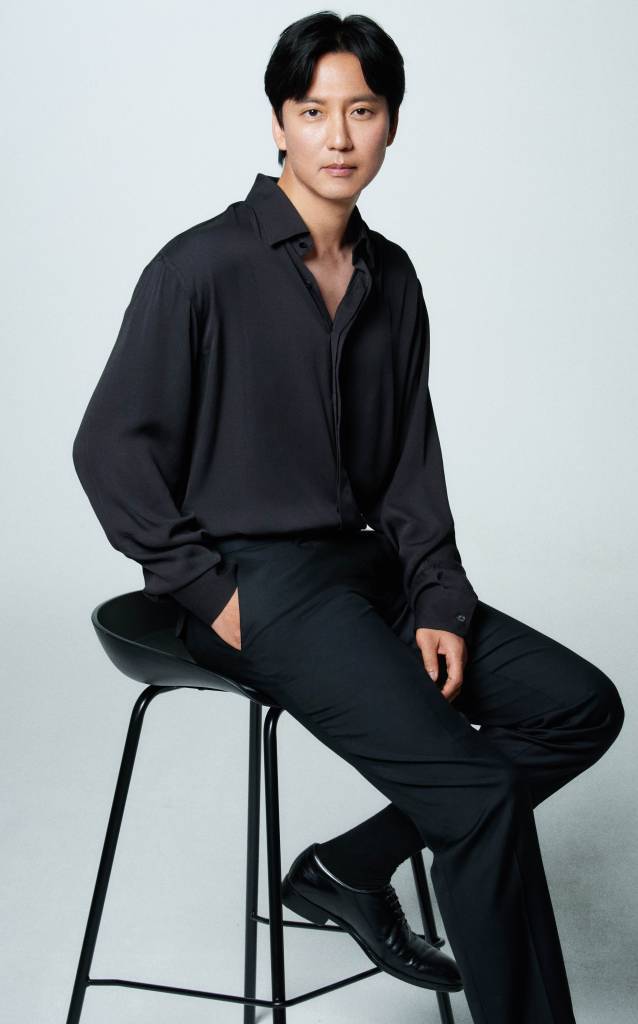 영화 '보호자'(감독 정우성) 배우 김남길이 10일 진행된 라운드 인터뷰를 위해 포즈를 취하고 있다.   10년 만에 출소해 몰랐던 딸의 존재를 알고 평범하게 살기를 원하는 수혁(정우성)과 그를 노리는 자들 사이의 이야기를 그린 영화 '보호자'는 오는 15일 개봉한다. /사진제공=길스토리이엔티 2023.08.10 /사진=이동훈