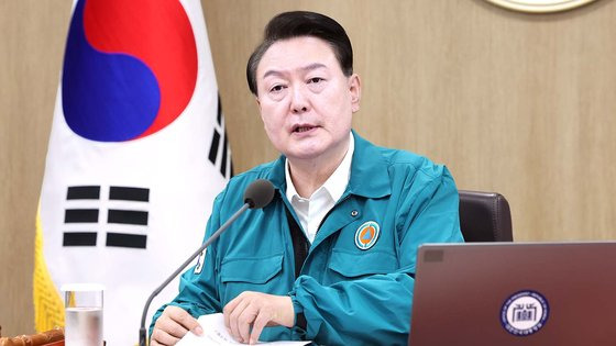 윤석열 대통령이 21일 서울 용산 대통령실 청사에서 열린 을지 및 제35회 국무회의에서 발언하고 있다. 연합뉴스