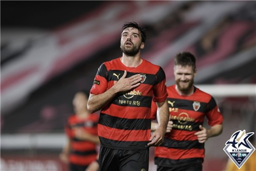 The Pohang Steelers' Zeca celebrates scoring a goal during a K League game against Daejeon Hana Citizen at Pohang Steelyard in Pohang, North Gyeongsang on Sunday. [YONHAP]