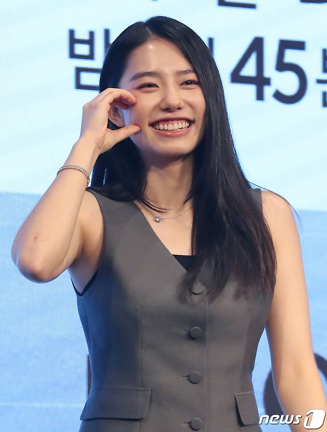 (서울=뉴스1) 김진환 기자 = 가수 겸 배우 김소혜가 21일 오후 서울 구로구 더세인트에서 열린 KBS2TV 새 월화드라마 ‘순정복서’ 제작발표회에서 포즈를 취하고 있다.   ‘순정복서’는 교보문고 스토리공모전 제2회 수상작인 추종남 작가의 소설 ‘순정복서’를 원작으로 한 드라마로 사라진 천재 복서 이권숙과 냉혈한 에이전트 김태영의 인생을 건 승부조작 탈출기를 담은 작품이다. 2023.8.21/뉴스1  Copyright (C) 뉴스1. All rights reserved. 무단 전재 및 재배포 금지.