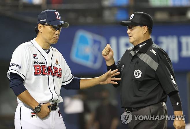 두산 이승엽 감독(왼쪽) [연합뉴스 자료사진]