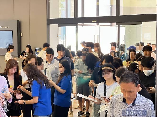 대전광역시 서구 탄방동  '둔산자이아이파크' 모델하우스에 예비 청약자들이 찾았다. 사진=이현주 기자