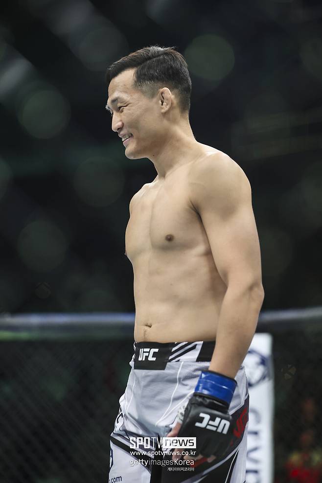 ▲ 지난해 4월 미국 플로리다주 잭슨빌에서 챔피언 알렉산더 볼카노프스키에게 도전했던 정찬성.