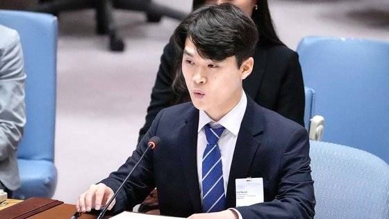 지난 17일(현지시간) 미국 뉴욕 유엔 본부에서 6년만에 열린 안보리의 북한 인권 관련 공개 회의에서 김일혁 씨가 연설하는 모습. AP. 연합뉴스.