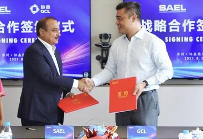 Mr. Jasbir Singh Awla (left) and Mr. Zhang Kun (right)