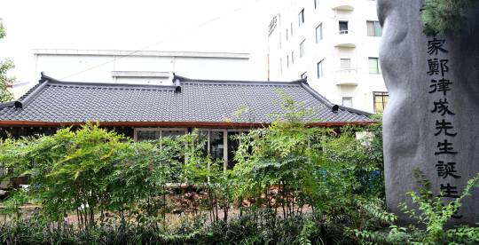 23일 오전 광주 동구 불로동 내 작곡가 정율성 선생 생가에서 역사공원 조성 공사가 펼쳐지고 있다. 정 선생은 항일단체 조선의열단 출신 중국 3대 음악가로 꼽히나 최근 생가터 역사공원 조성 사업을 놓고 이념 논쟁에 휘말렸다. 뉴시스