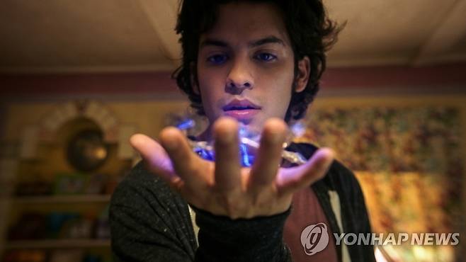 영화 '블루 비틀' 속 한 장면. 워너브러더스 제공. [AP=연합뉴스]