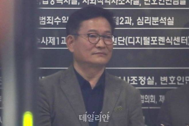 전당대회 돈봉투 의혹을 받고 있는 송영길 더불어민주당 전 대표는 지난 5월 2일 서울 서초구 서울중앙지방검찰청에 자진 출석했다. ⓒ데일리안 DB