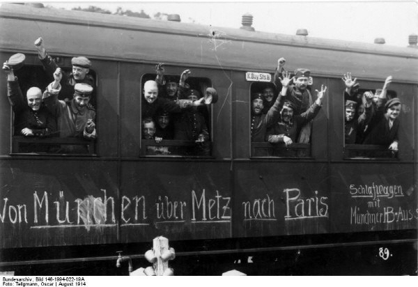 제1차 세계대전 당시 병사들을 수송하는 독일의 열차