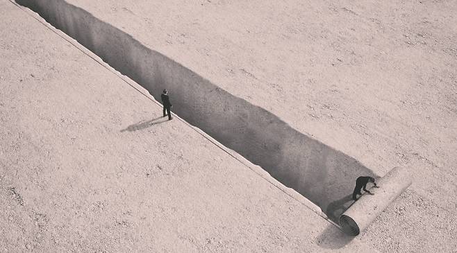 일본이란 공동의 적이 사라진 후 한반도는 내부분열에 휩싸였다.[일러스트=게티이미지뱅크]