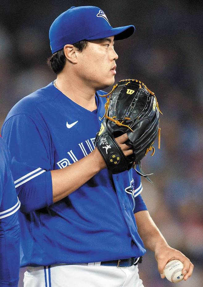 27일 클리블랜드 가디언스와 벌인 MLB 홈 경기에 선발 등판한 토론토 블루제이스의 류현진. /AFP 연합뉴스