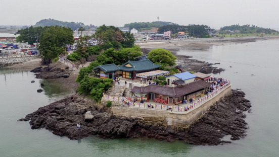 충남 서산시 간월암 전경./사진제공=충남도