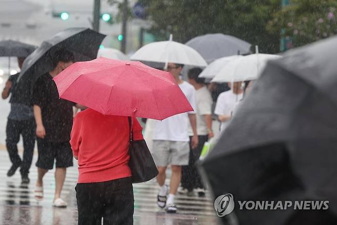 비 내리는 서울 [연합뉴스 자료사진]