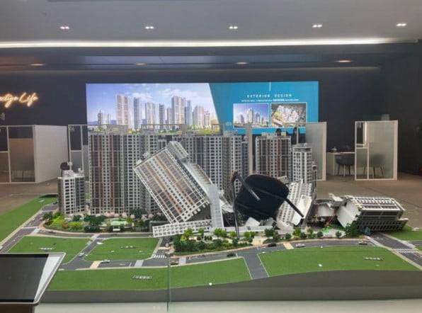 대구 수성구 만촌동 '만촌 자이르네' 모델하우스에서 난동이 벌어진 모습. 사진=온라인커뮤니티