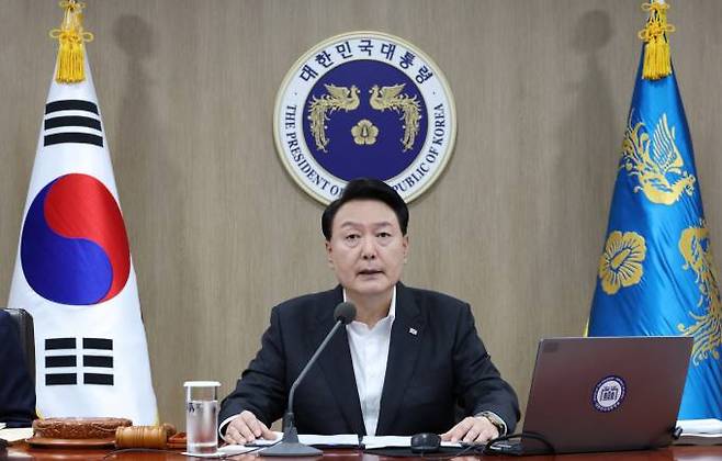 윤석열 대통령이 29일 서울 용산 대통령실 청사에서 국무회의를 주재하고 있다.&nbsp; &nbsp;연합뉴스
