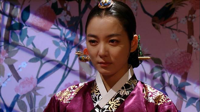 Lee So-yeon takes on the role of Jang Ok-jung in 2010's "Dong Yi." (MBC)