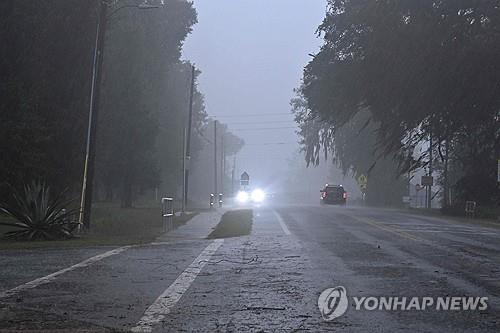 허리케인 이달리아로 美플로리다 상륙…폭우 동반  [AFP=연합뉴스. 재판매 및 DB 금지]