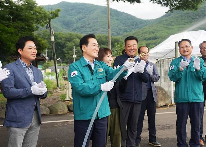 영천시 신녕면 치산지구 지방상수도 통수식. (영천시 제공)