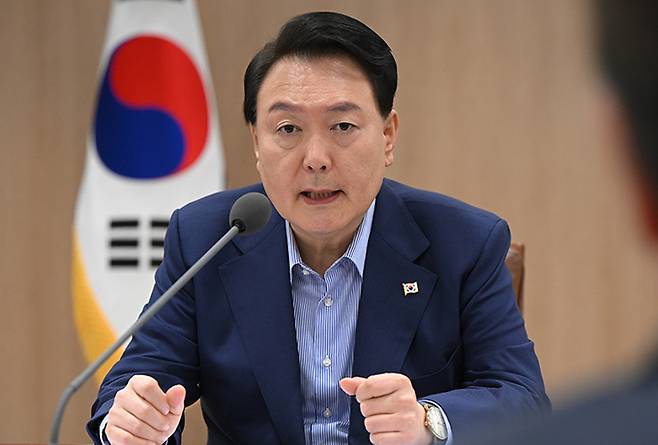 윤석열 대통령이 31일 용산 대통령실 청사에서 열린 제19차 비상경제민생회의를 주재하며 모두발언을 하고 있다. 대통령실 제공