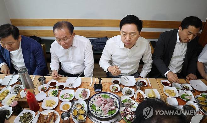 국민의힘, 민어회 오찬 [공동취재]