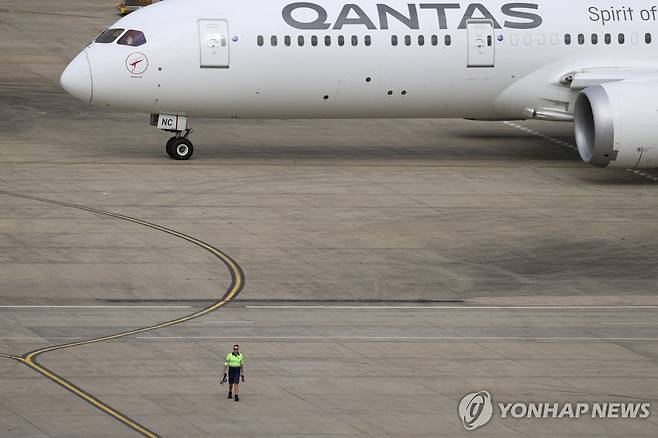 콴타스 항공 호주 시드니 국제 공항에 있는 콴타스 항공의 항공기
[로이터 연합뉴스 자료사진. 재판매 및 DB 금지]