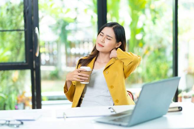 식이 섬유 섭취가 부족하면 적당한 식사를 한 뒤에도 피로감이 몰려올 수 있다. [사진=게티이미지뱅크]