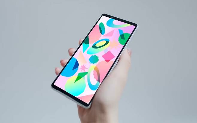 일본 토종 스마트폰 브랜드 소니가 1일 공개한 신작 ‘엑스페리아5 V(Xperia5 V)’. [유튜브 ‘SONY’]