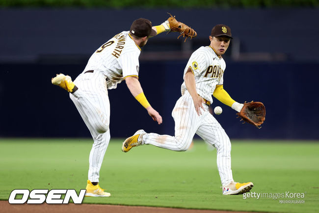 [사진] 샌디에이고 파드리스 김하성(오른쪽). ⓒGettyimages(무단전재 및 재배포 금지)