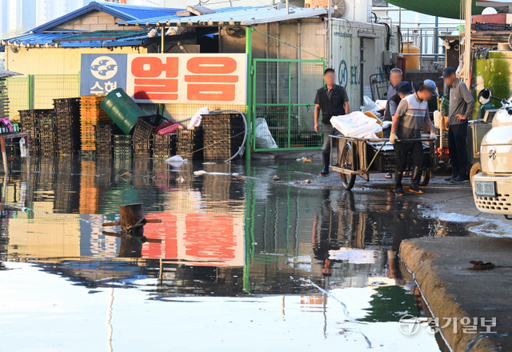 인천 남동구 소래포구 직판장 일대. 장용준 기자