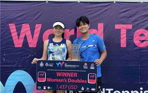 ITF 태국 대회에서 우승한 박소현(왼쪽)과 쿰쿰 [스포티즌 제공. 재판매 및 DB 금지]