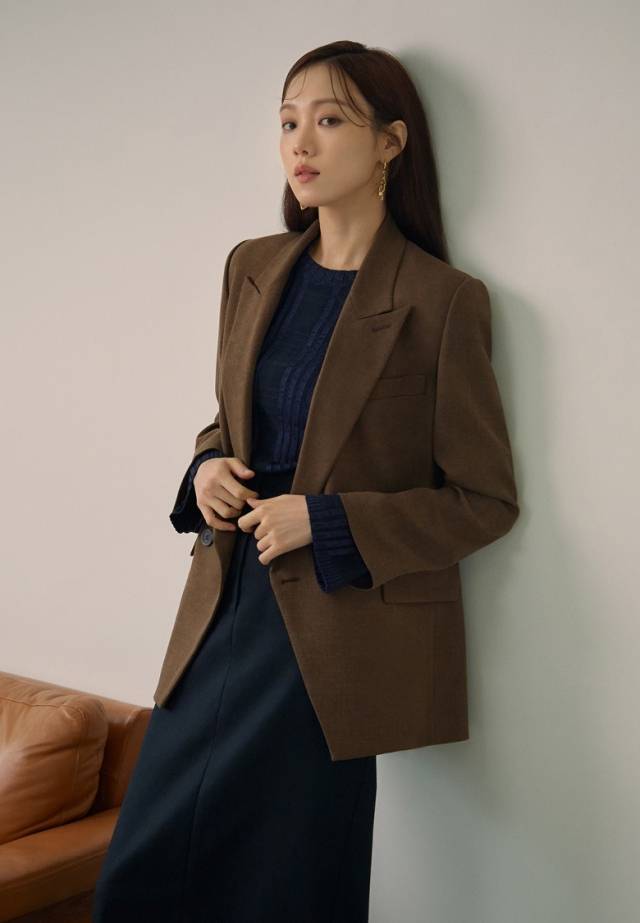 '더엣지'의 23FW 클래식 재킷. CJ온스타일 제공