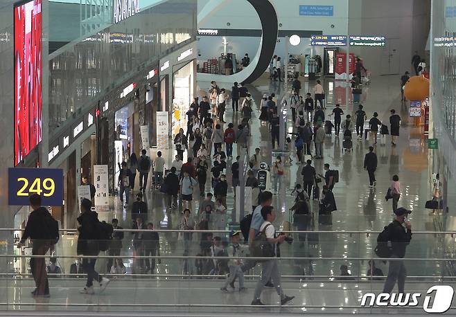 인천국제공항 2터미널 내 면세점의 모습. 2023.5.21/뉴스1 ⓒ News1 신웅수 기자