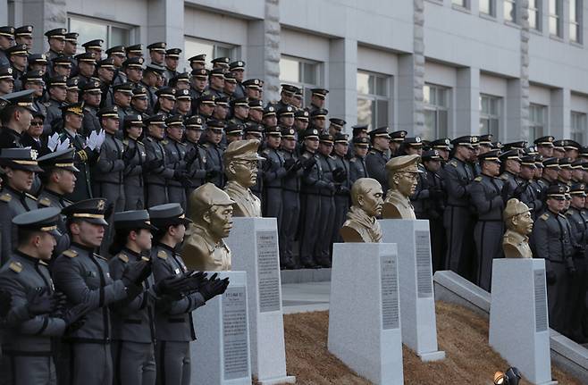 2018년 3월1일 서울 육군사관학교에서 열린 독립전쟁 영웅 5인 흉상 제막식 ⓒ연합뉴스