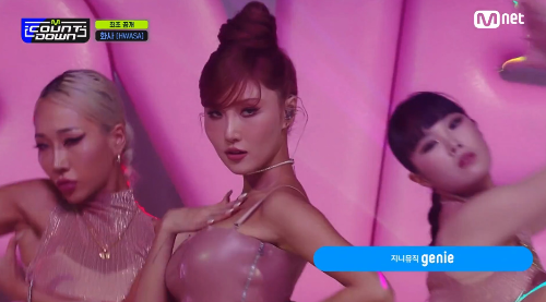 화사가 ‘I Love My Body’ 컴백 무대를 꾸몄다.사진=엠넷 ‘엠카운트다운’방송캡처