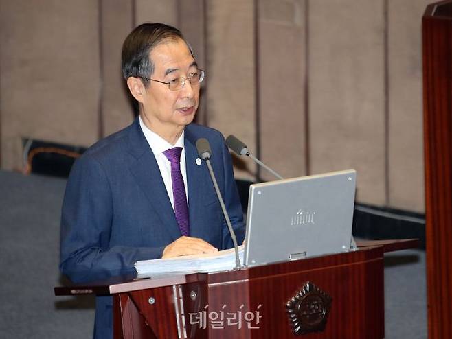 한덕수 국무총리가 7일 오후 국회 본회의장에서 진행된 대정부 질문에서 의원 질의에 답변하고 있다. ⓒ뉴시스