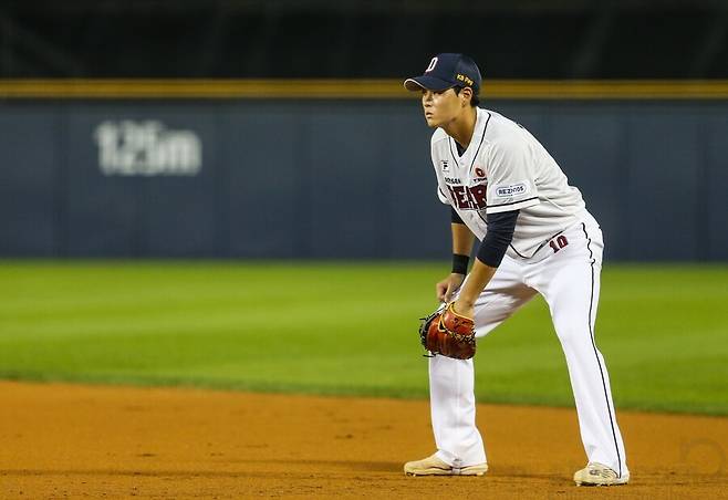 ▲ 1루 수비를 하는 박지훈 ⓒ 두산 베어스