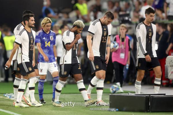 아쉬움 속에 경기장을 빠져나가고 있는 독일 대표팀 선수들. 사진=게티이미지