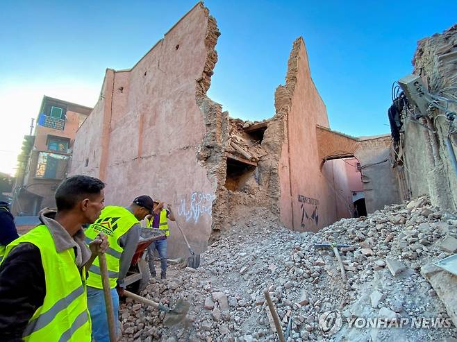 지진에 속절없이 무너진 모로코 마라케시 건물 [로이터 연합뉴스]