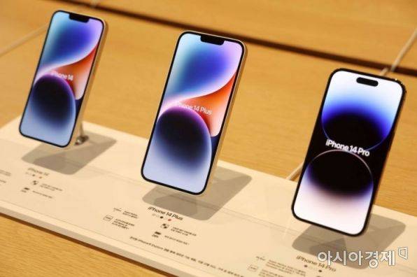 애플의 대표 제품 아이폰 [이미지출처=문호남 기자 munonam@]