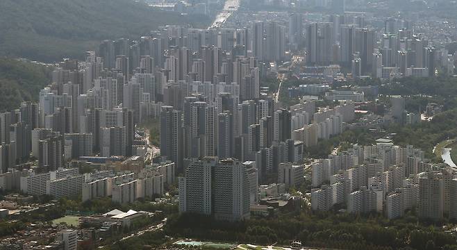 서울 송파구 롯데월드타워 서울스카이에서 바라본 강남구 아파트 단지. /뉴스1