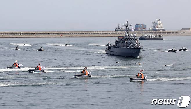 해군의 해양 유·무인 복합전투체계 '네이비 씨 고스트' 적용 상륙작전 시연. 2023.6.8/뉴스1 ⓒ News1 윤일지 기자
