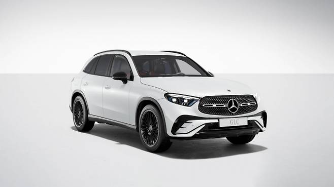 메르세데스-벤츠 GLC 300 4MATIC 온라인 스페셜 '마누팍투어 다이아몬드 화이트 브라이트' /사진제공=메르세데스-벤츠 코리아