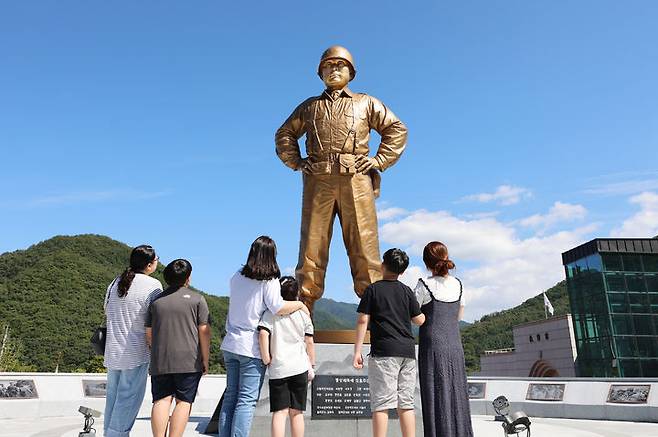 백선엽 장군 동상 (사진=칠곡군 제공) *재판매 및 DB 금지