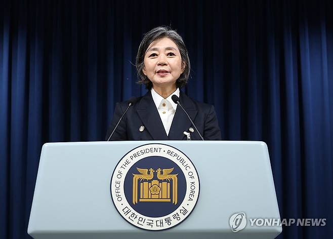 소감 밝히는 김행 여성가족부 장관 후보자 (서울=연합뉴스) 임헌정 기자 = 김행 여성가족부 장관 후보자가 13일 서울 용산 대통령실 청사에서 열린 김대기 대통령 비서실장의 2차 개각 발표 브리핑에서 소감을 밝히고 있다. 2023.9.13 kane@yna.co.kr